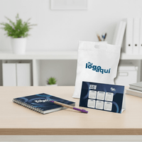 KIT 1 | CUADERNO – LAPICERO ECOLÓGICO – CALENDARIO DE TRIÁNGULO – BOLSA CAMBREL